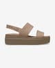 Sandalias Crocs Brooklyn Low Wedge beige mujer