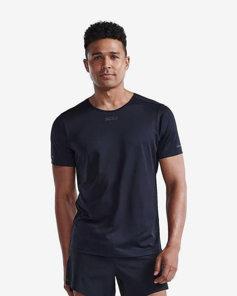 Camiseta 2XU Light Speed Tech manga corta negro brillante