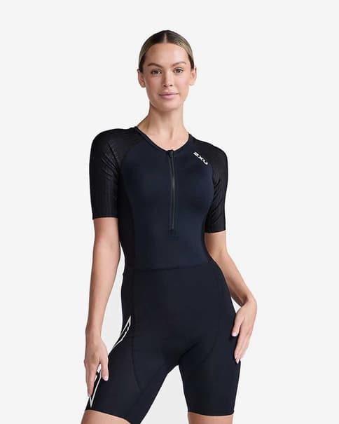 Tritraje 2XU Aero manga corta negro blanco mujer 
