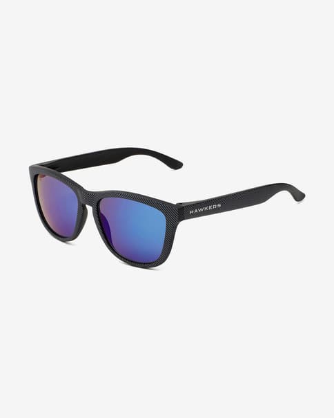Gafas Hawkers Carbono Sky One negro con lentes polarizadas azul