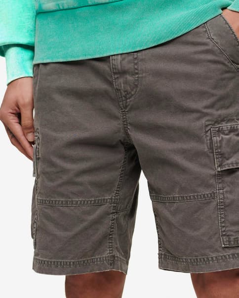 Pantalón corto Superdry Heavy Cargo gris