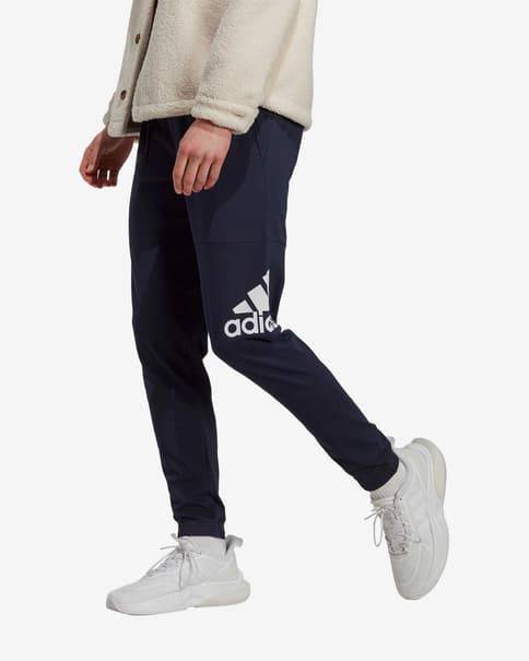 Pantalón largo adidas Essential Single Tapered Badg negro