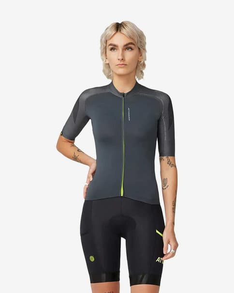 Camisola Attaquer All Day manga curta cinzento preto mulher