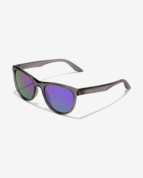Gafas Hawkers Trail gris transparente con lentes polarizadas lila