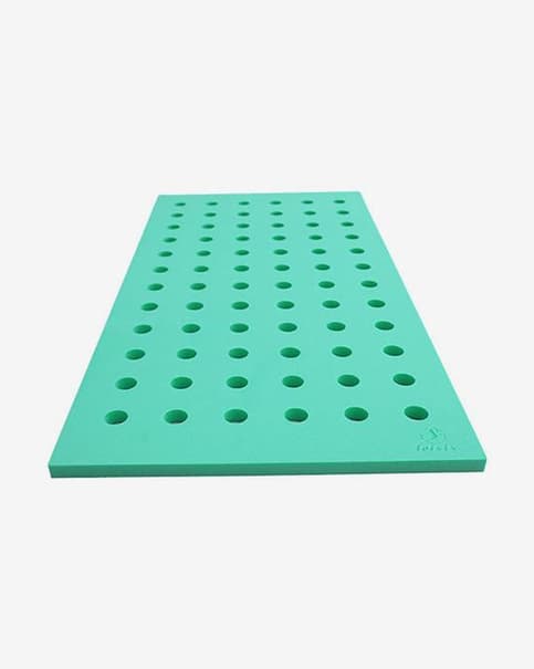 Leisis babytapijt met thermogevormde gaten klein groen