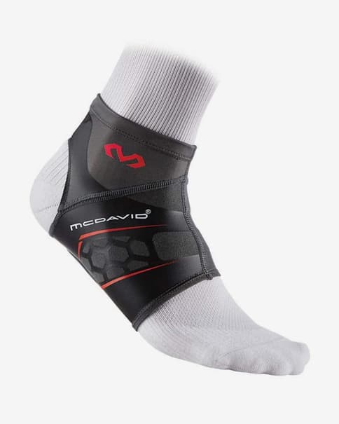 Protección McDavid Elite Runners para planta pie derecho negro