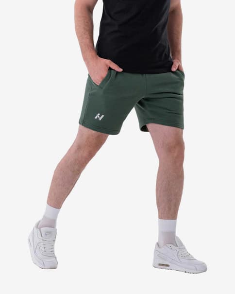 Pantalón corto Nebbia Relaxed Fit verde
