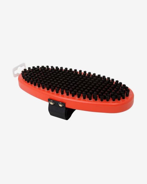 Cepillo Swix T157O Oval Horsehair negro rojo