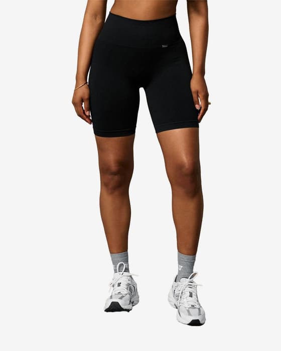 Malla corta Believe Athletics Bliss Biker negro mate mujer