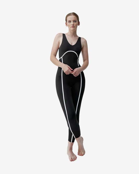 Mono Born Living Yoga Talia 2.0 Performance negro mate blanco mujer