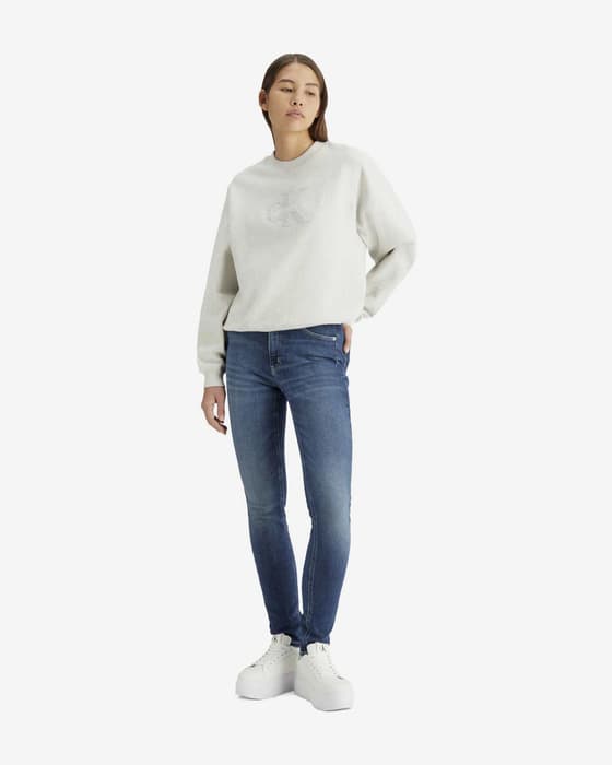 Sudadera Calvin Klein Jeans Chenille Monologo Crew gris mujer