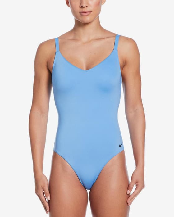Maillot de bain Nike Swim Essentials une pièce à col en V bleu clair pour femme
