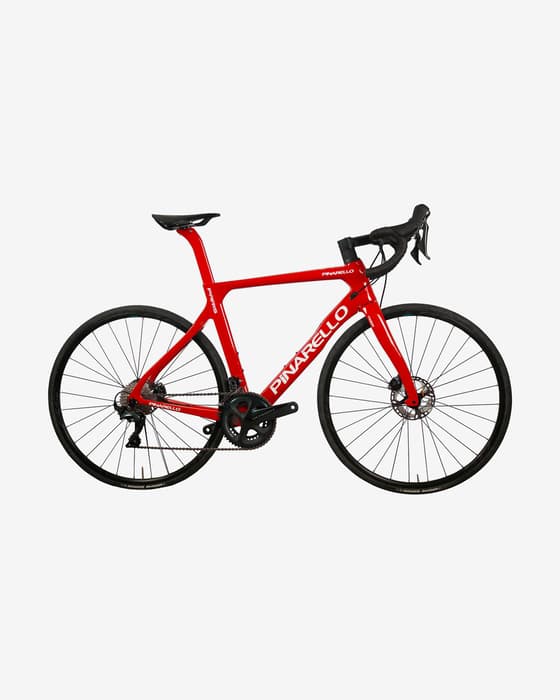 Vélo de route Pinarello Paris rouge.