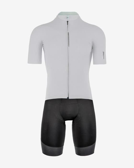 Equipación Q36.5 Gregarius Ultra blanco negro