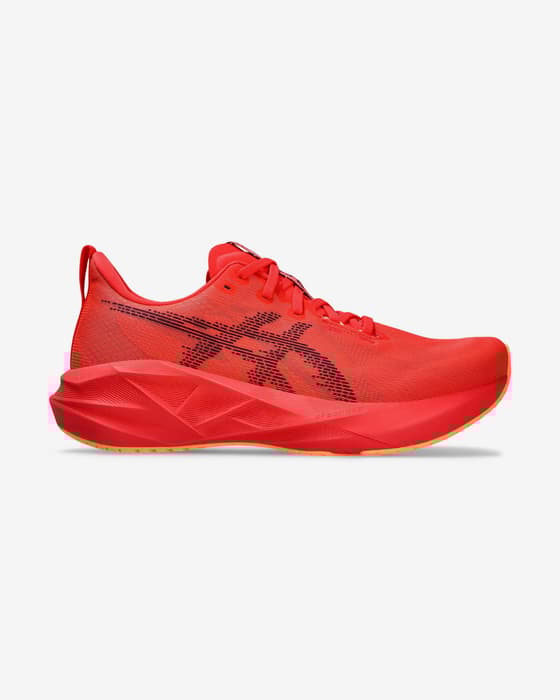 ASICS Novablast 5 shoes red