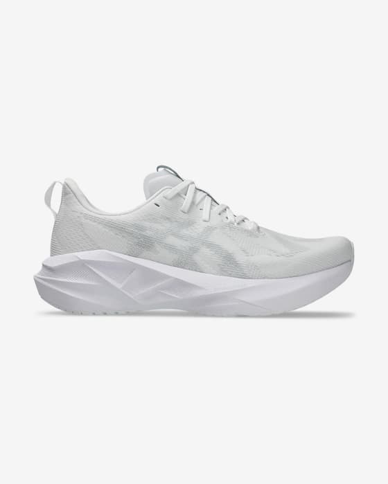 ASICS Novablast 5 shoes white