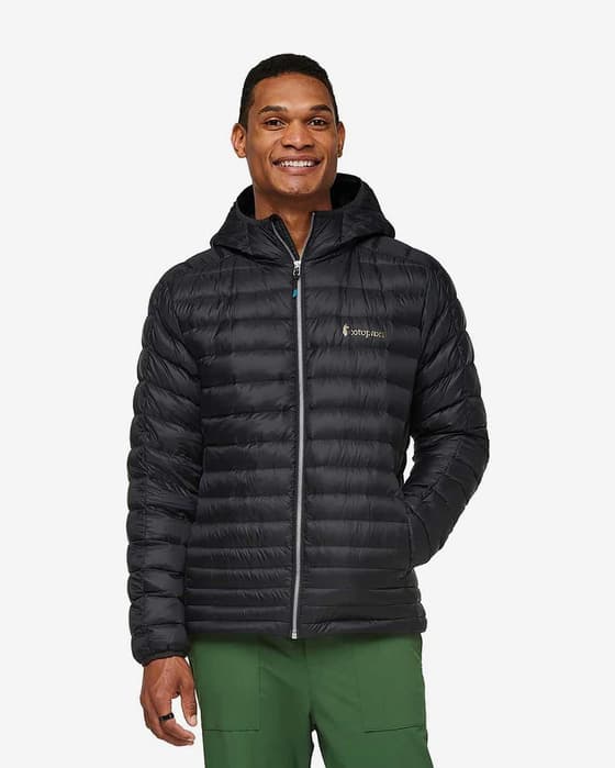 Chaqueta con capucha Cotopaxi Fuego Down negro