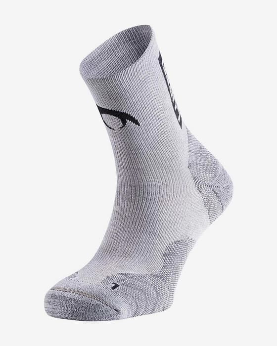 Calcetines Lurbel Aitana Four gris logo negro