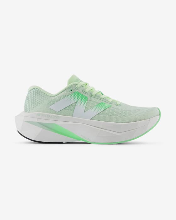 Scarpe New Balance FuelCell SuperComp Trainer v3 verde chiaro bianco