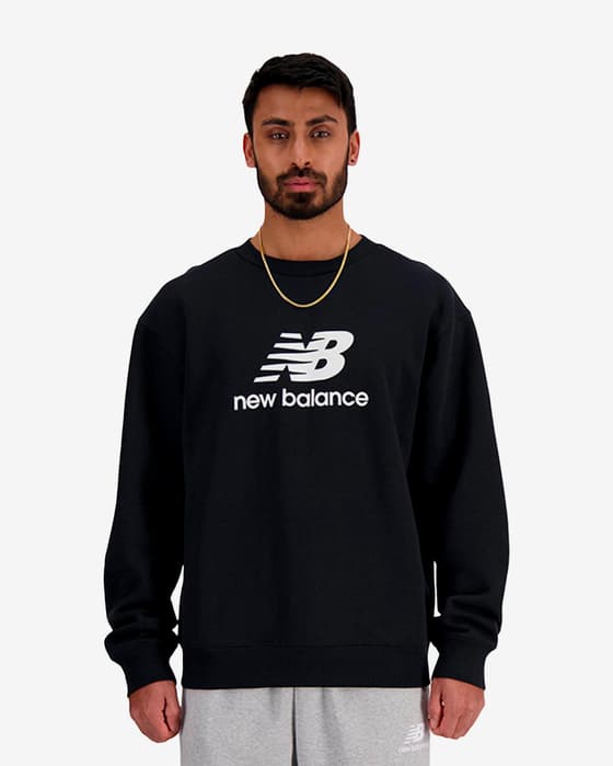 Sudadera New Balance Sport Essentials Logo Crew negro puro