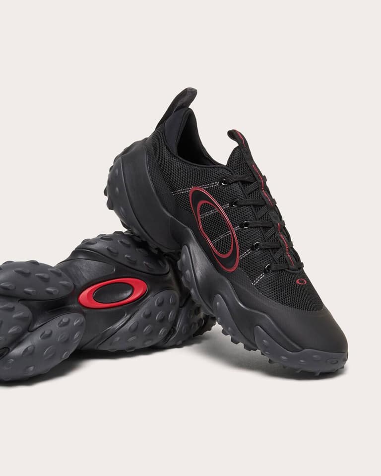 Amazon.com | Oakley Men's Edge Flex Sneaker, Blackout, 5