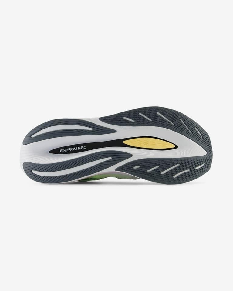 送料関税込みNew Balance FuelCell SuperComp Trainer v2選択2色 Cut in half: New Balance FuelCell SuperComp Trainer v2