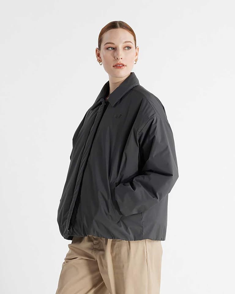 送料関税込み！New Balance レディース☆Klutch Women's Jacket Women's Iconic Collegiate Woven Jacket - New Balance